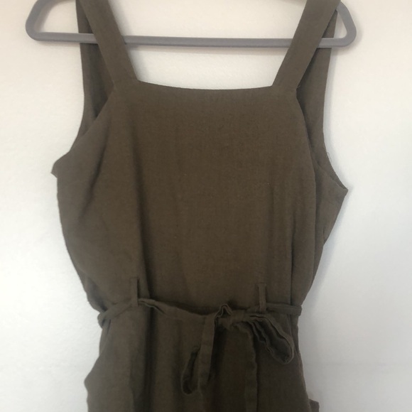 MONTEAU | Linen Cropped Jumpsuit - Picture 4 of 6